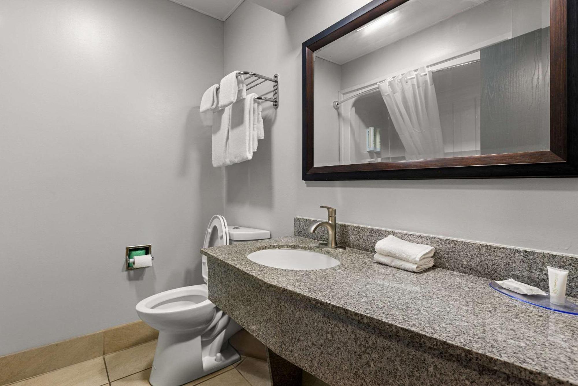 Clarion Pointe Hinesville Near Fort Stewart Exterior foto